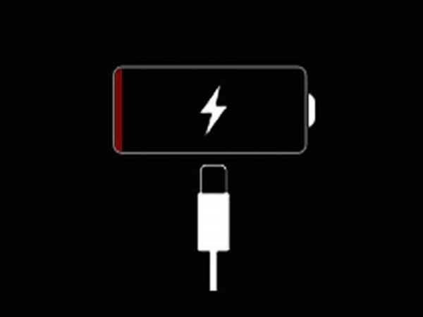 如何給手機(jī)充電？